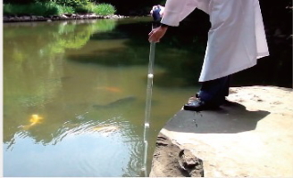 採水する